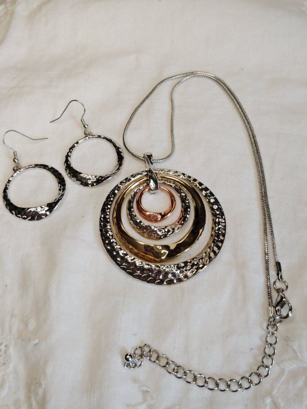 Mixed‑Metal Circle Pendant Necklace & Earrings – NWOT